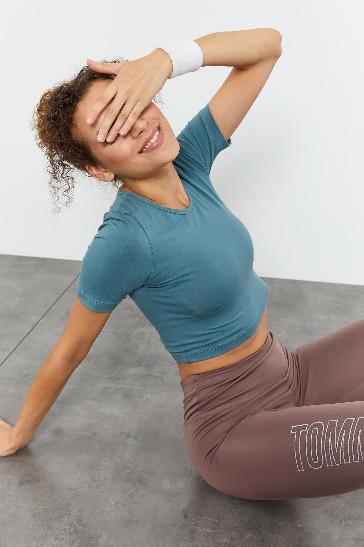 Mint Green Short Sleeve Slim Fit O Neck Women's Crop Top T-Shirt - 97149