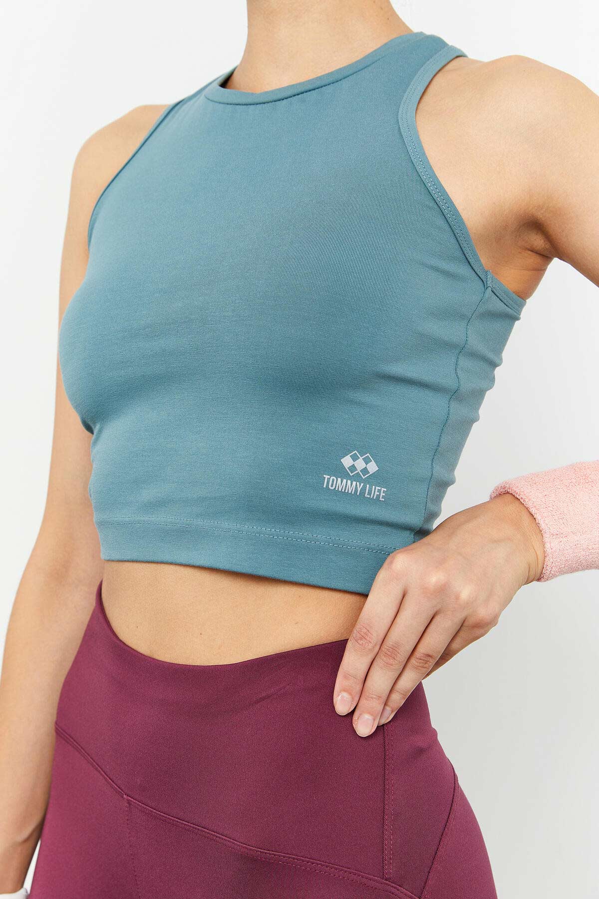 Mint Green Slim Fit Narrow Cut O Neck Women's Crop Top Tank - 97148