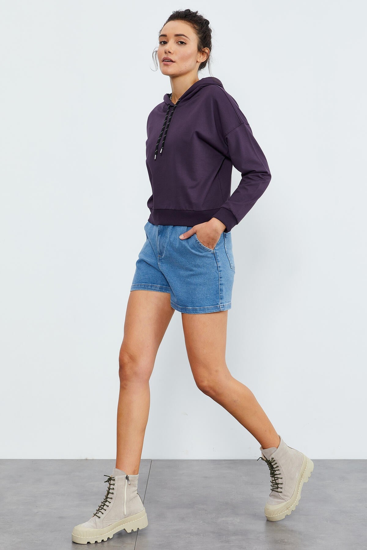 Long Sleeve Comfort Fit Hooded Women's Sweatshirt - 97115