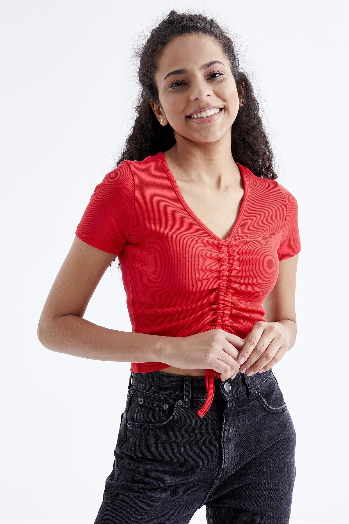 Pomegranate Flower Gather Detailed V-Neck Women's Crop Top T-Shirt - 97205