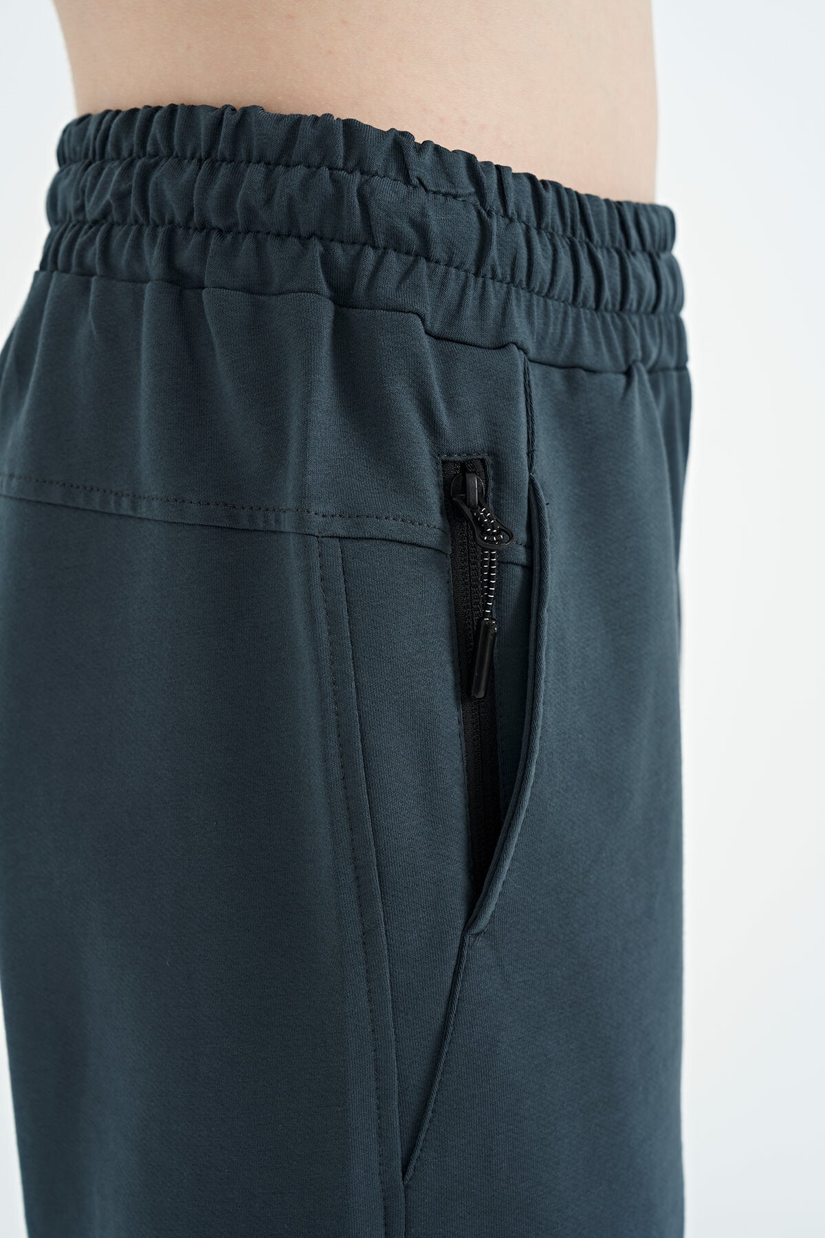 Forest Green Hidden Pocket Detailed Embroidered Pattern Laced Standard Fit Boys' Shorts - 10886