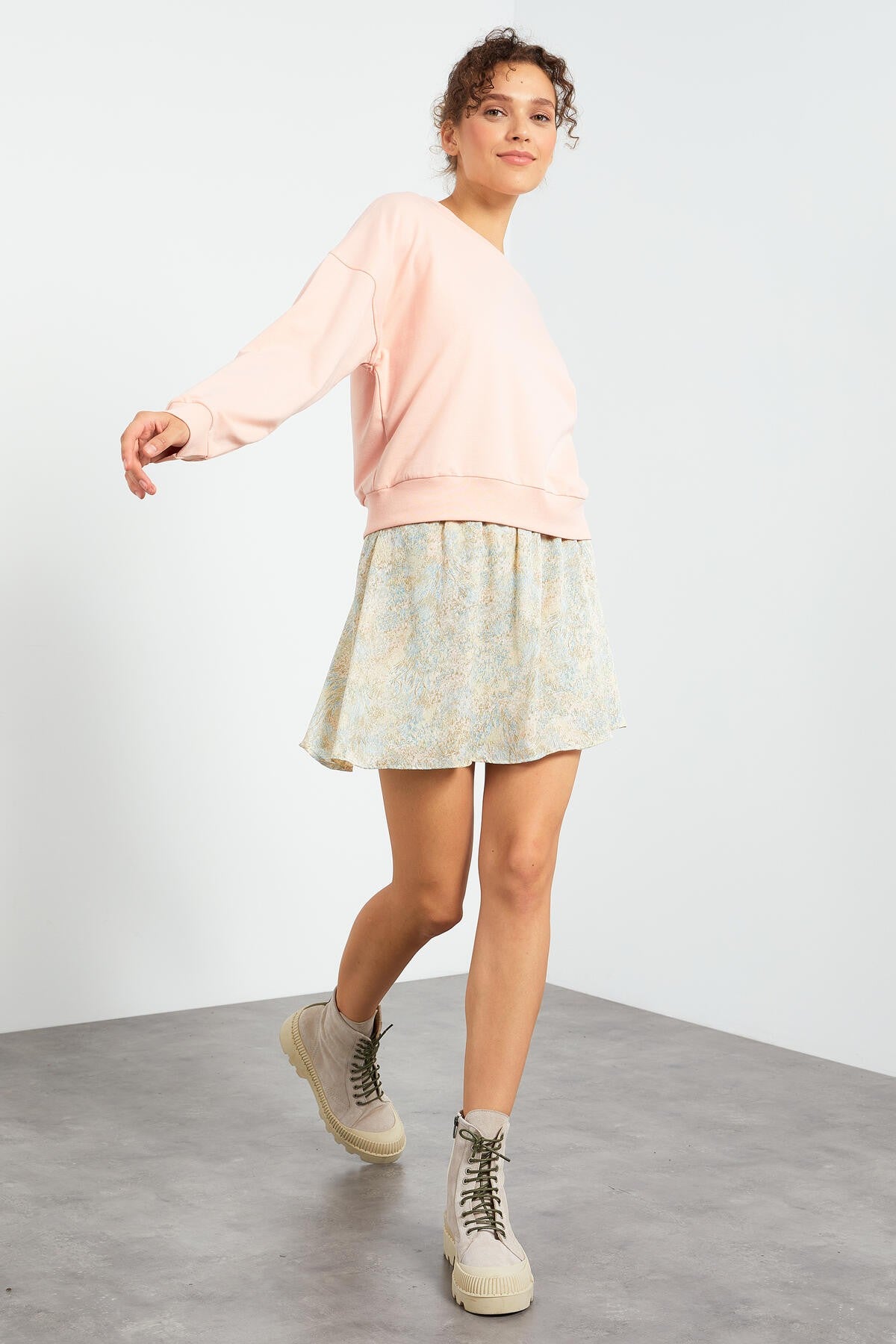 Pink Basic Comfort Fit O Neck Women's Sweatshirt - 97114