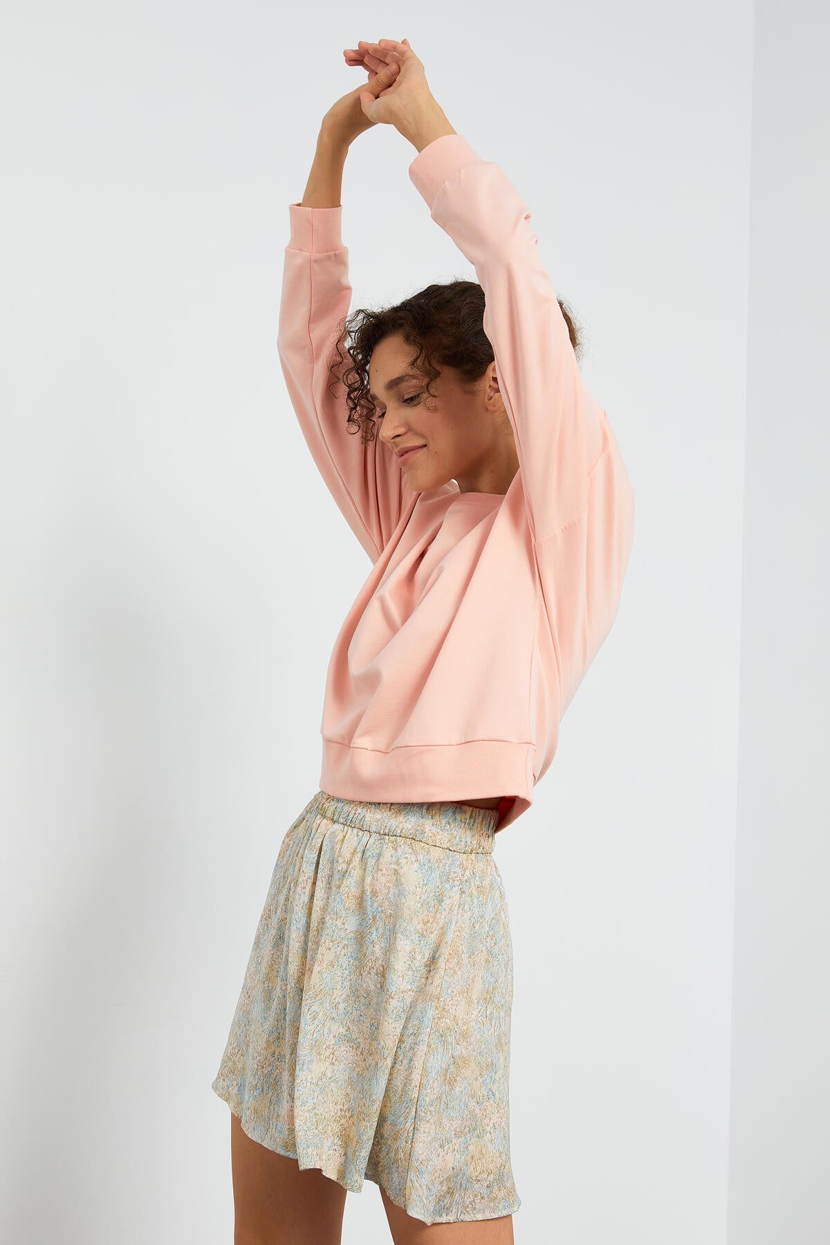 Pink Basic Comfort Fit O Neck Women's Sweatshirt - 97114