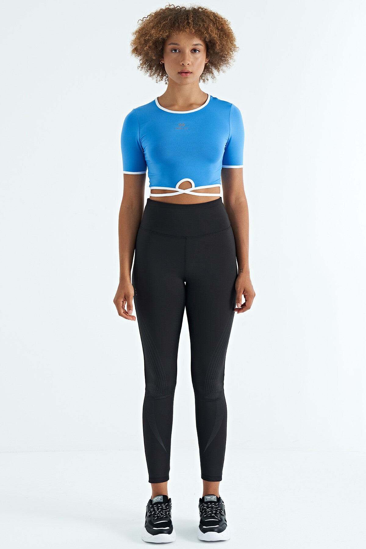 Diver Fabric Women's Crop T-Shirt with Detailed O Collar and Standard Fit - 97266