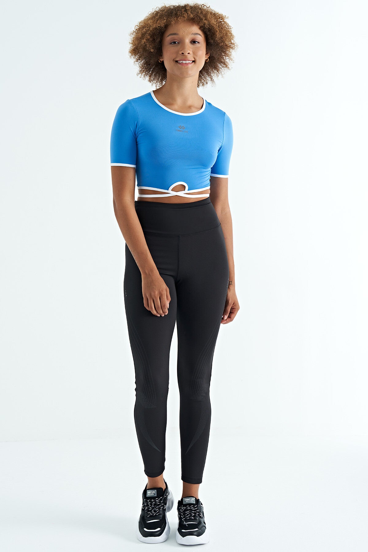 Diver Fabric Women's Crop T-Shirt with Detailed O Collar and Standard Fit - 97266