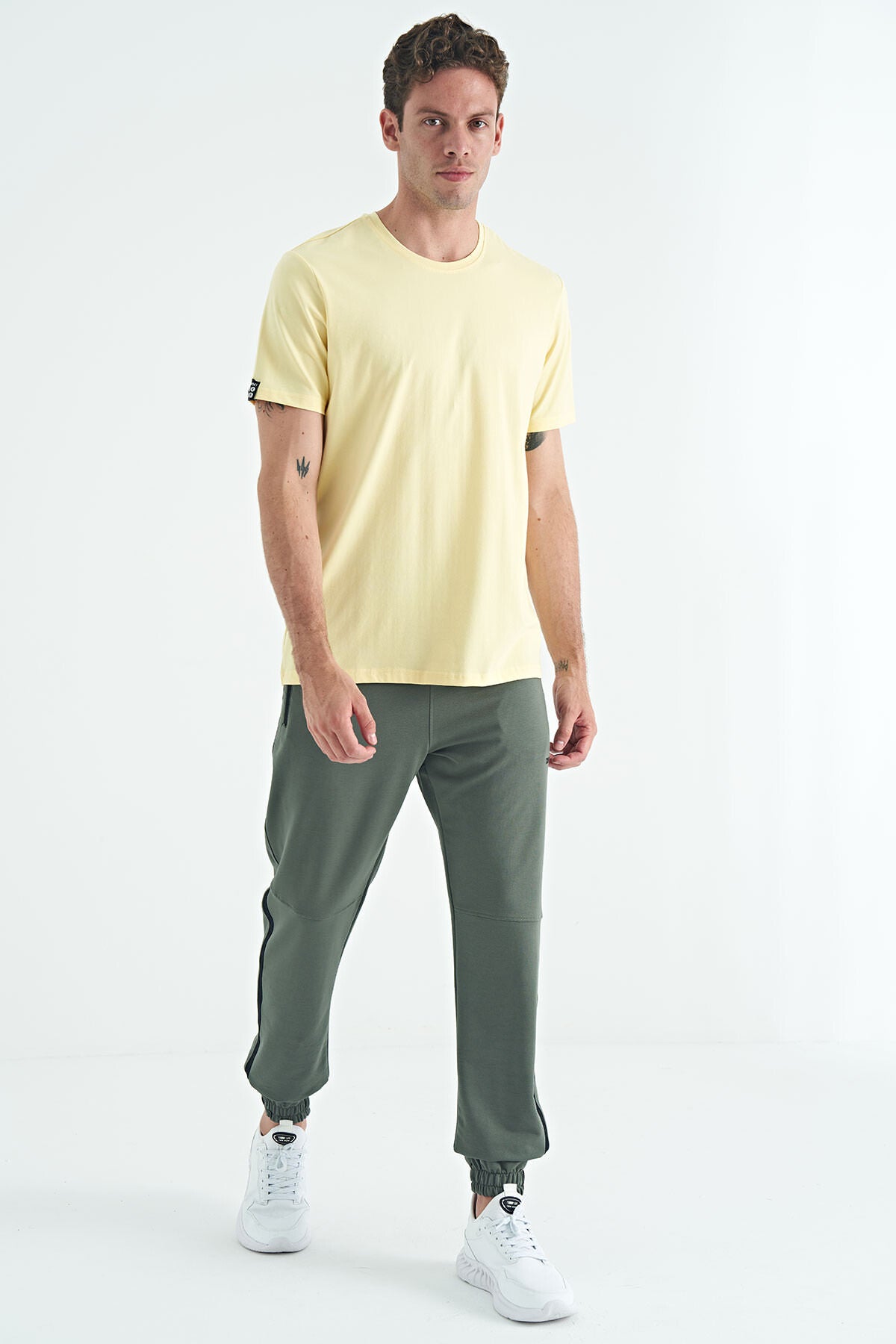 Yellow Men's Basic Short Sleeve Regular Fit O Neck T-shirt - 87911