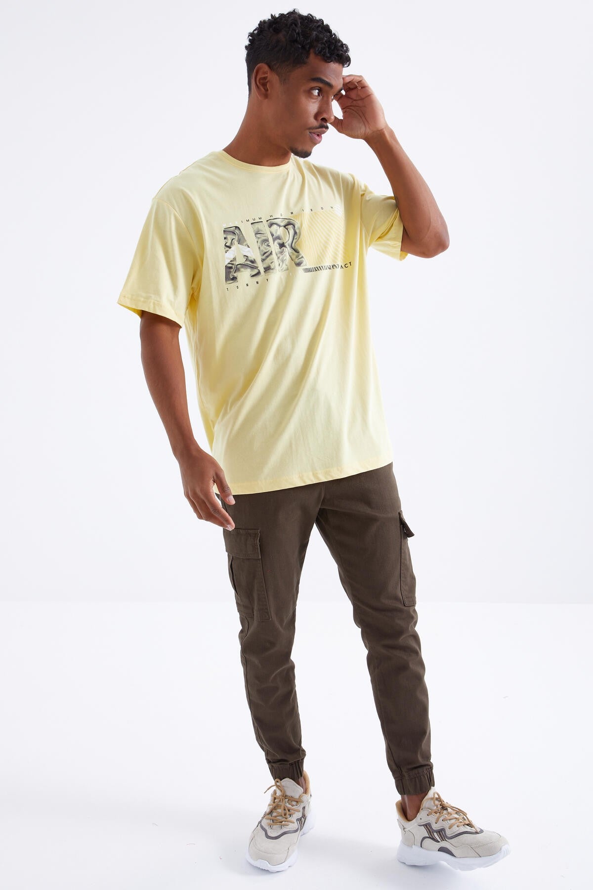 Yellow Air Printed O Collar Men's Oversize T-Shirt - 88097