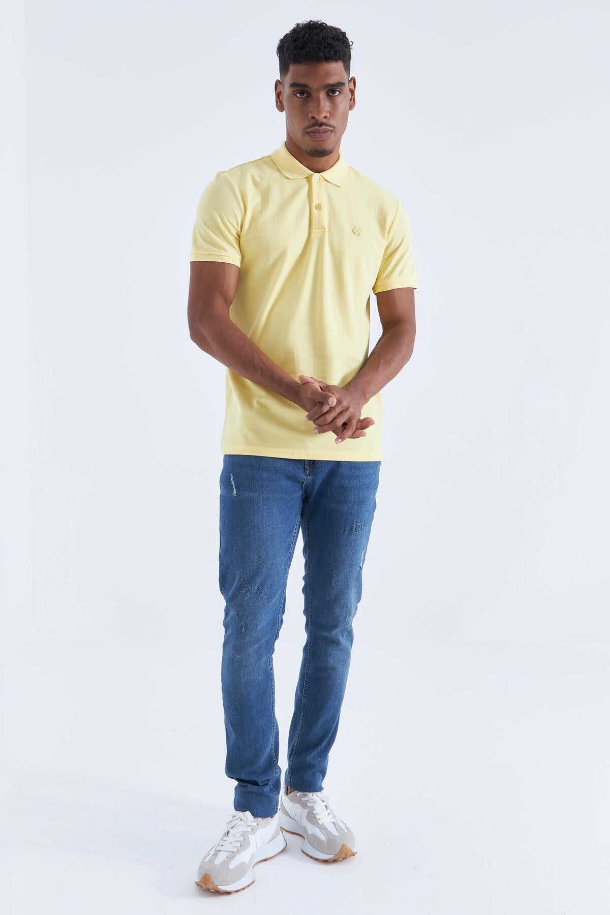 Yellow Basic Logo Standard Fit Knitted Polo Collar Men's T-Shirt - 87748