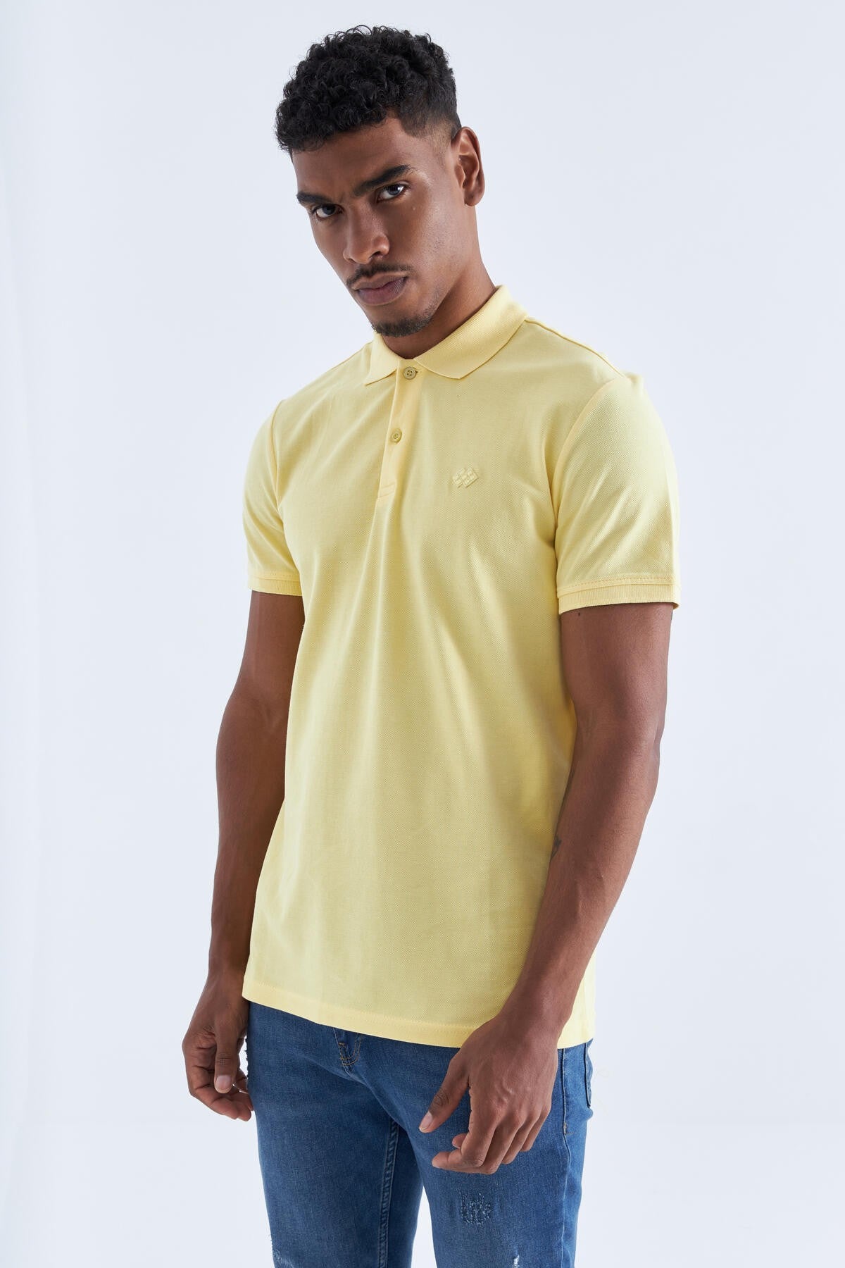 Yellow Basic Logo Standard Fit Knitted Polo Collar Men's T-Shirt - 87748