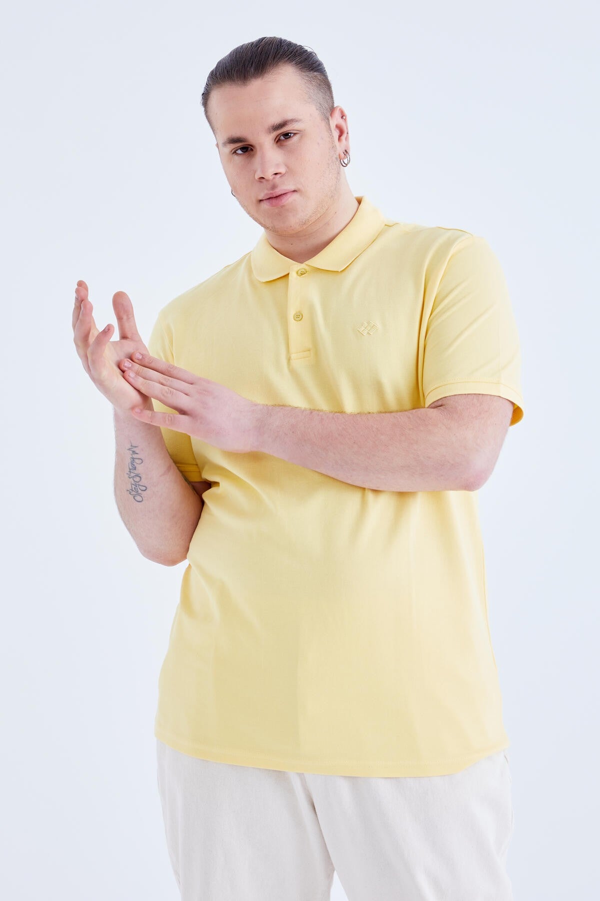 Yellow Basic Logo Standard Fit Knitted Polo Collar Men's T-Shirt - 87748