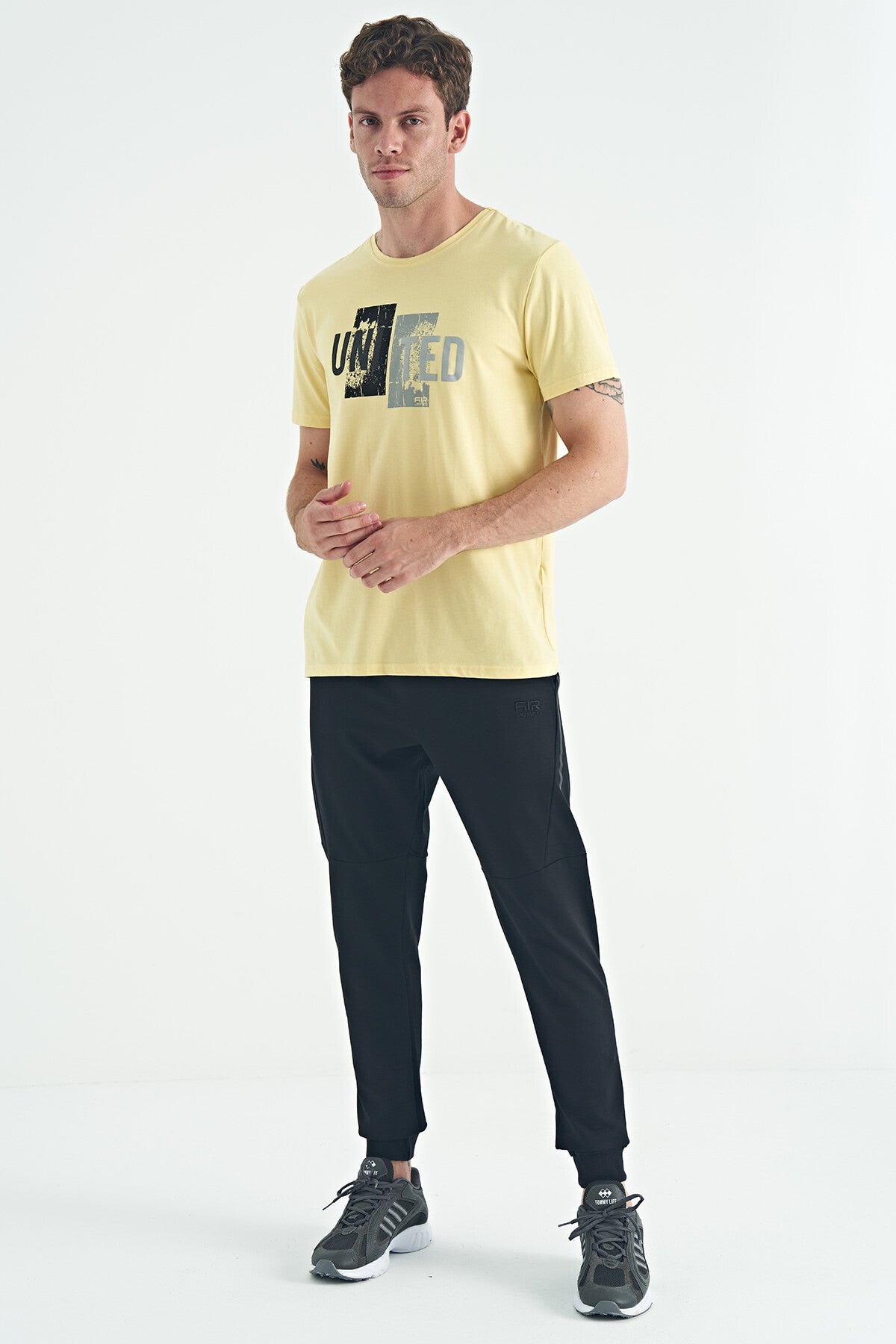 Elvis Yellow Standard Fit Men's T-Shirt - 88218