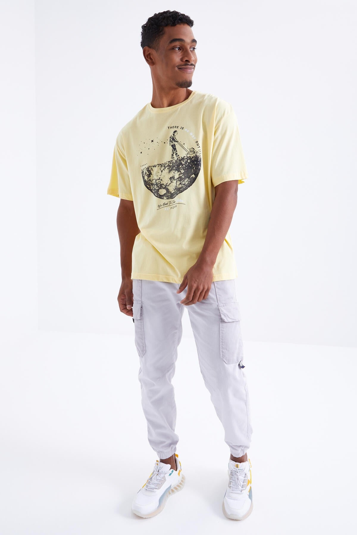 Yellow Printed O Collar Men's Oversize T-Shirt - 88098