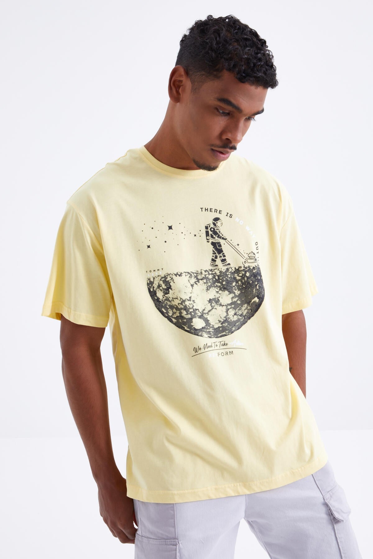 Yellow Printed O Collar Men's Oversize T-Shirt - 88098