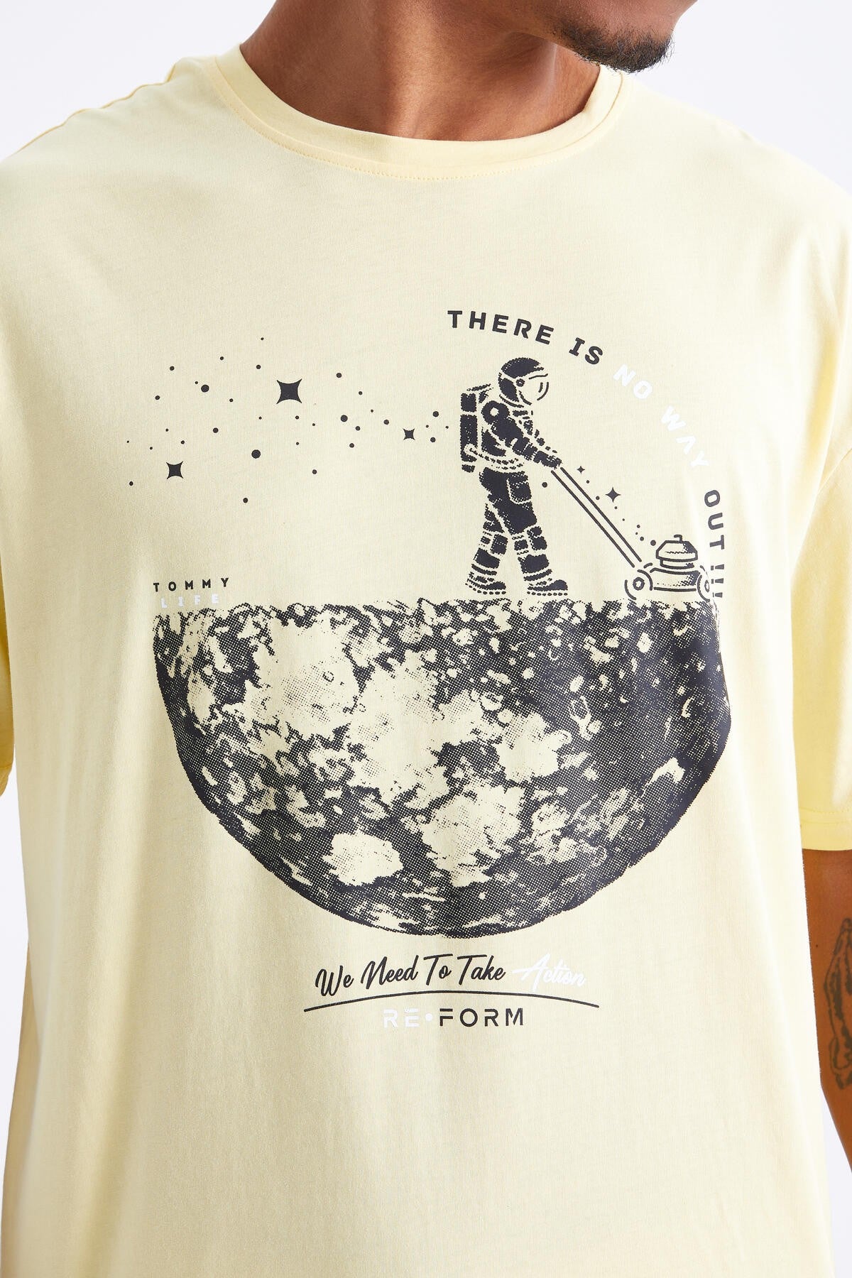 Yellow Printed O Collar Men's Oversize T-Shirt - 88098