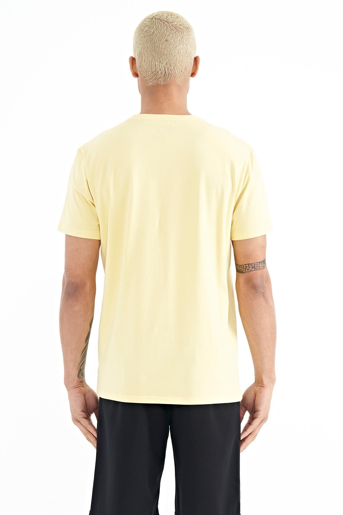 Donald Yellow Standard Mold Men's T-Shirt - 88217