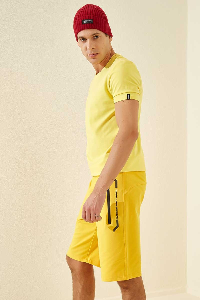 Yellow Zippered Pocket Detailed Standard Fit Men's Shorts - 81141