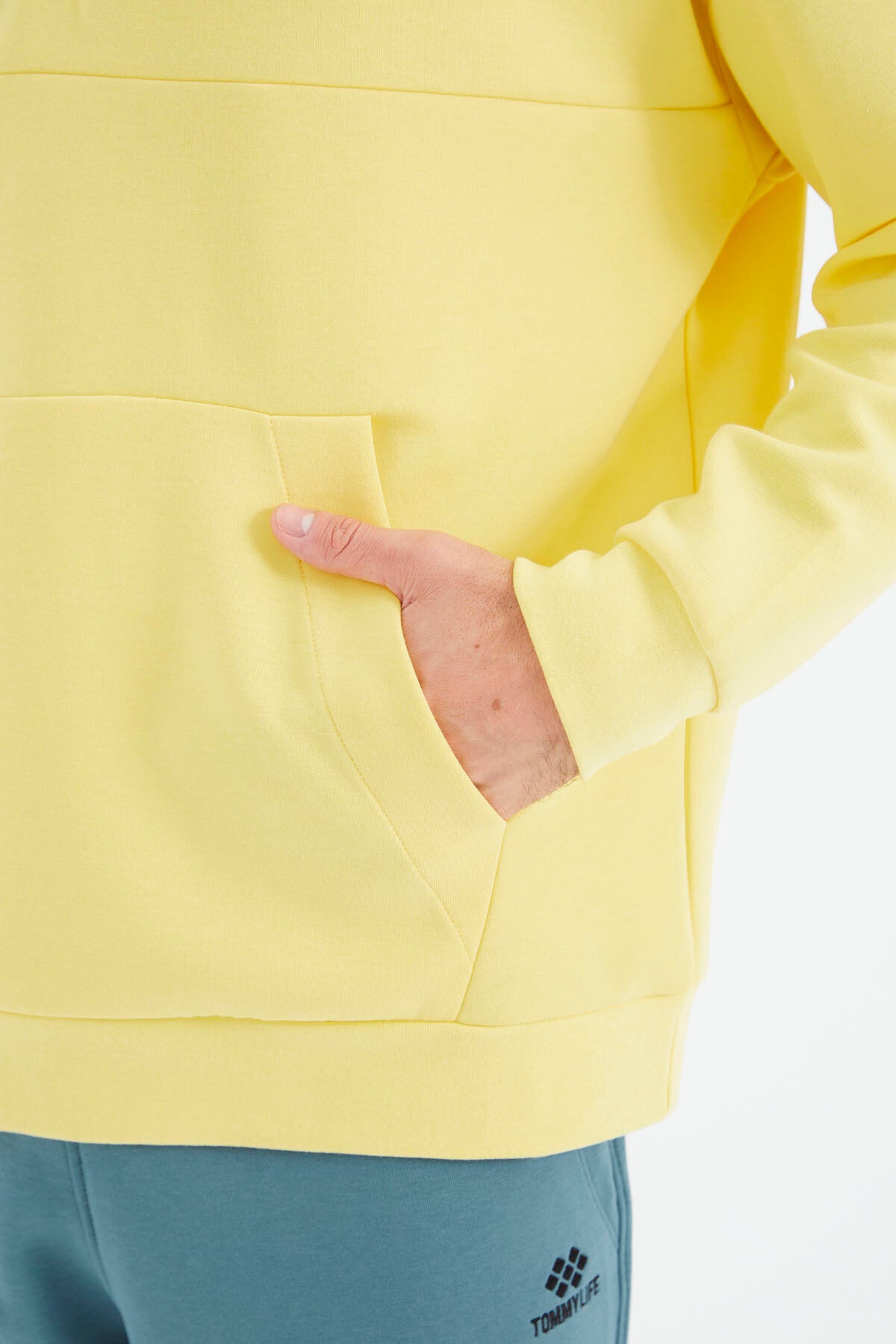 Yellow Hooded Half-Zip Pocket Detailed Relax Fit Men's Sweatshirt - 88294
