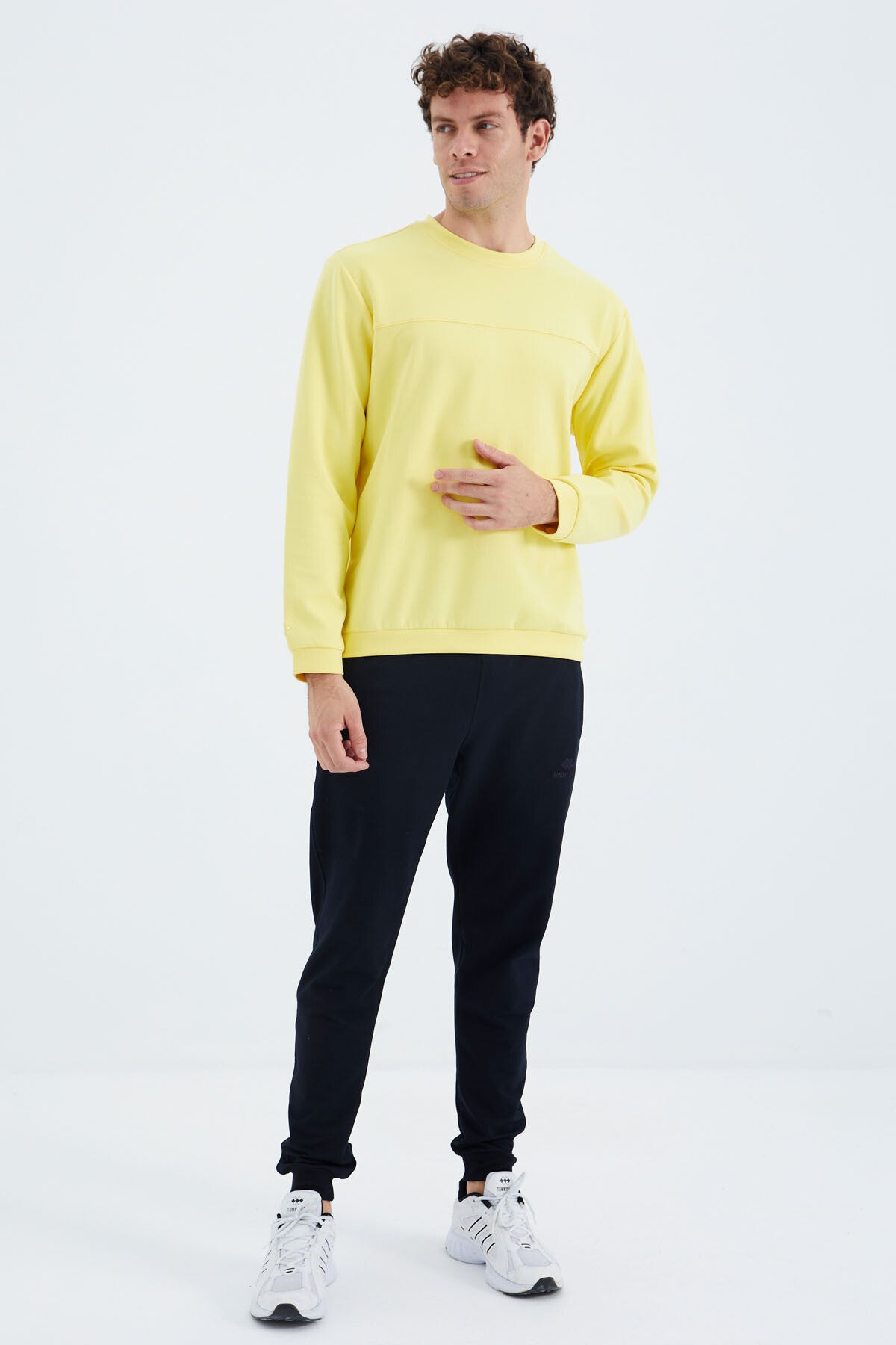Yellow O Collar Front Stitch Detailed Basic Relax Fit Men's Sweatshirt - 88270