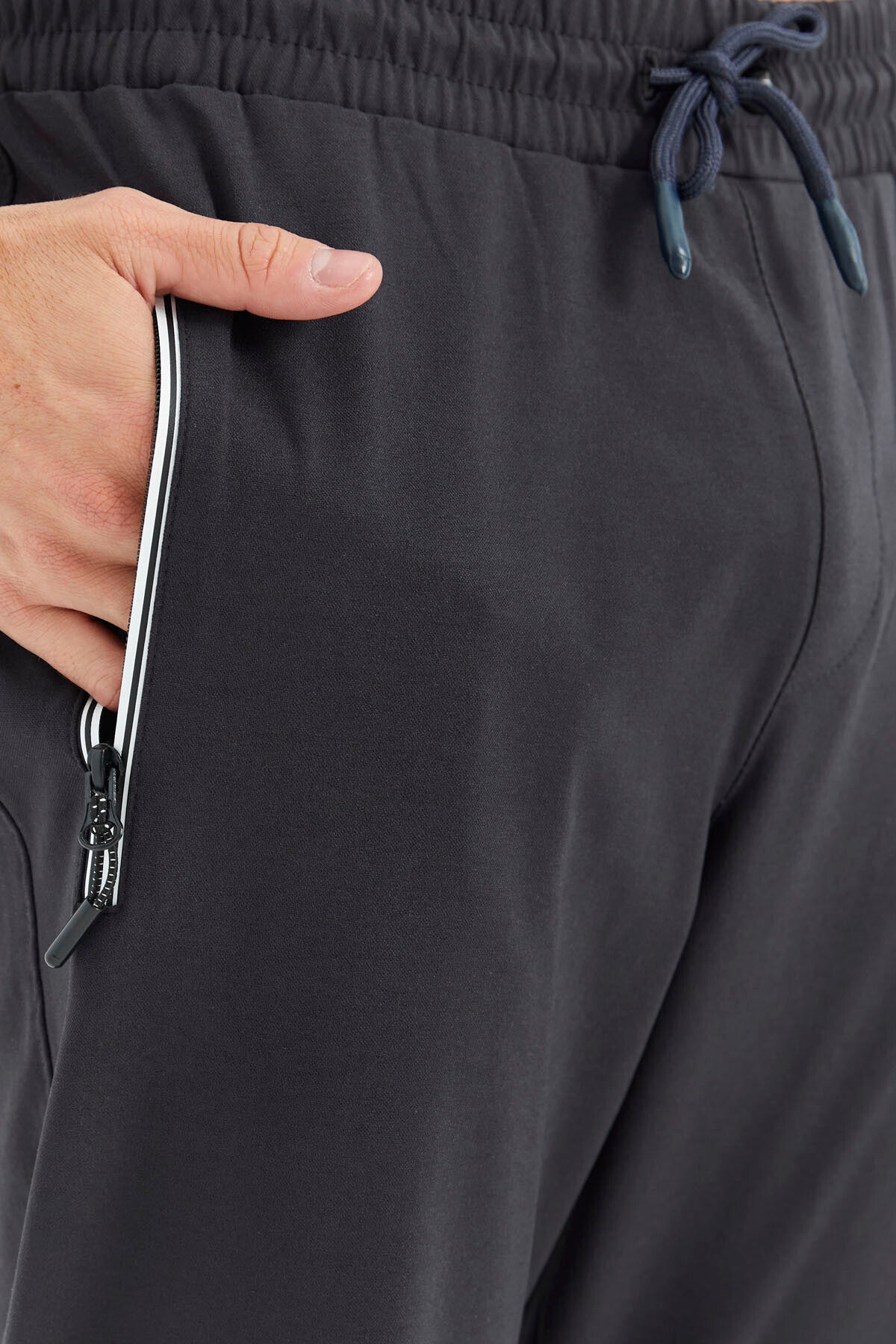 Black Laced Pocket Detailed Relax Fit Men's Tracksuit Bottom - 84995