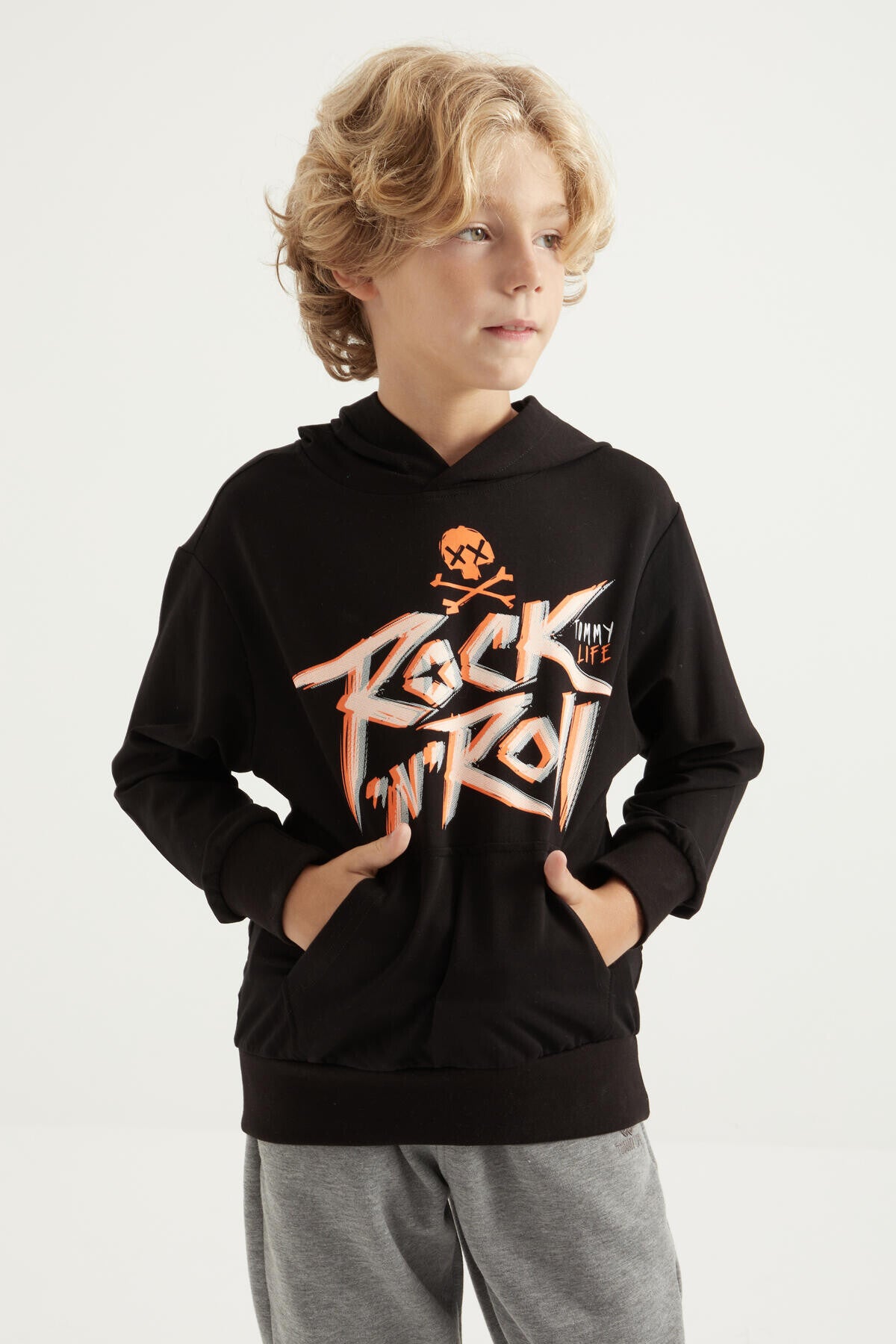 Black Print Kangaroo Pocket Hooded Standard Fit Boys' Sweatshirt - 11002