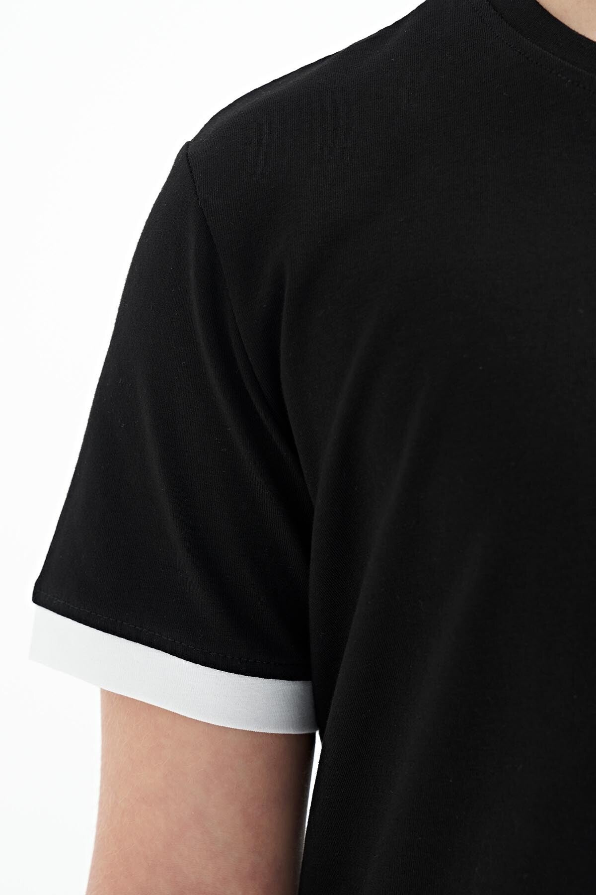Black Printed Standard Fit O Collar Boys T-Shirt - 11097