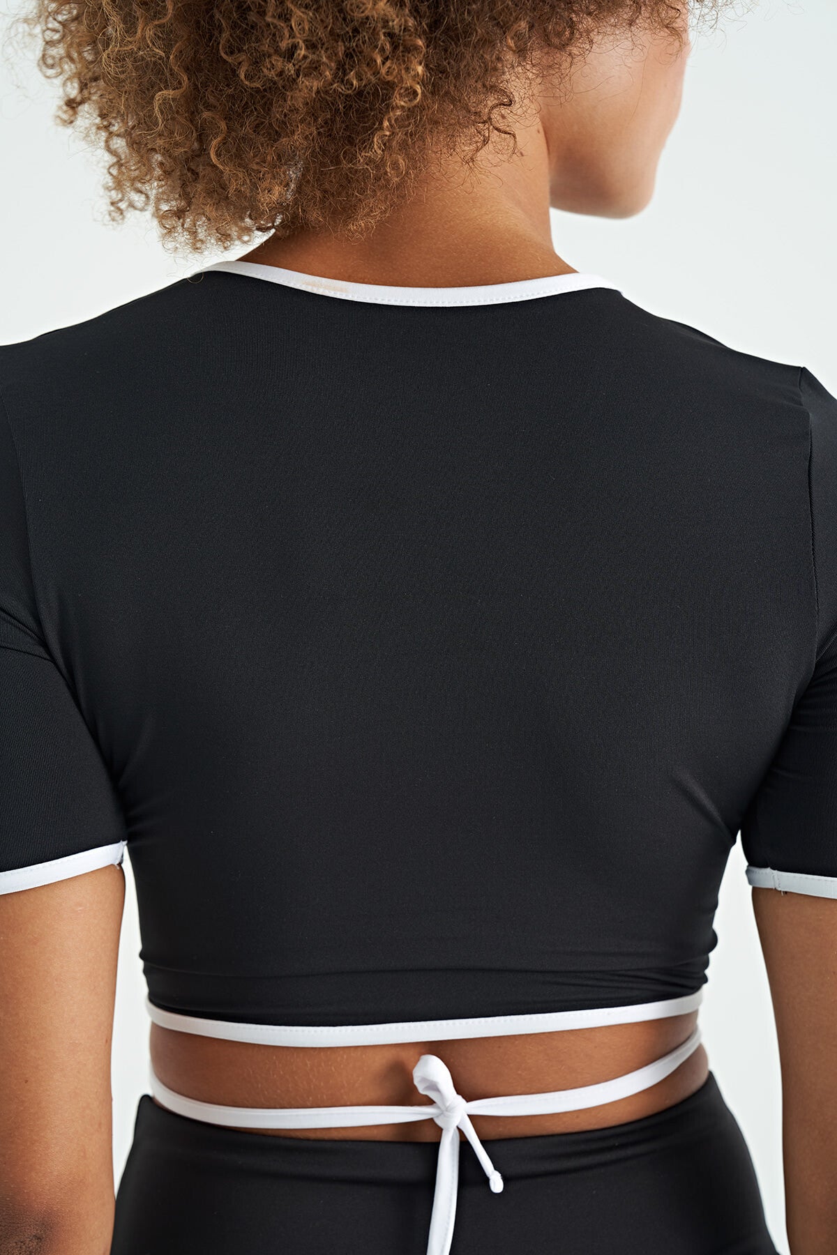Black Waist Tie Detailed O Collar Standard Cut Diver Fabric Women's Crop T-Shirt - 97266