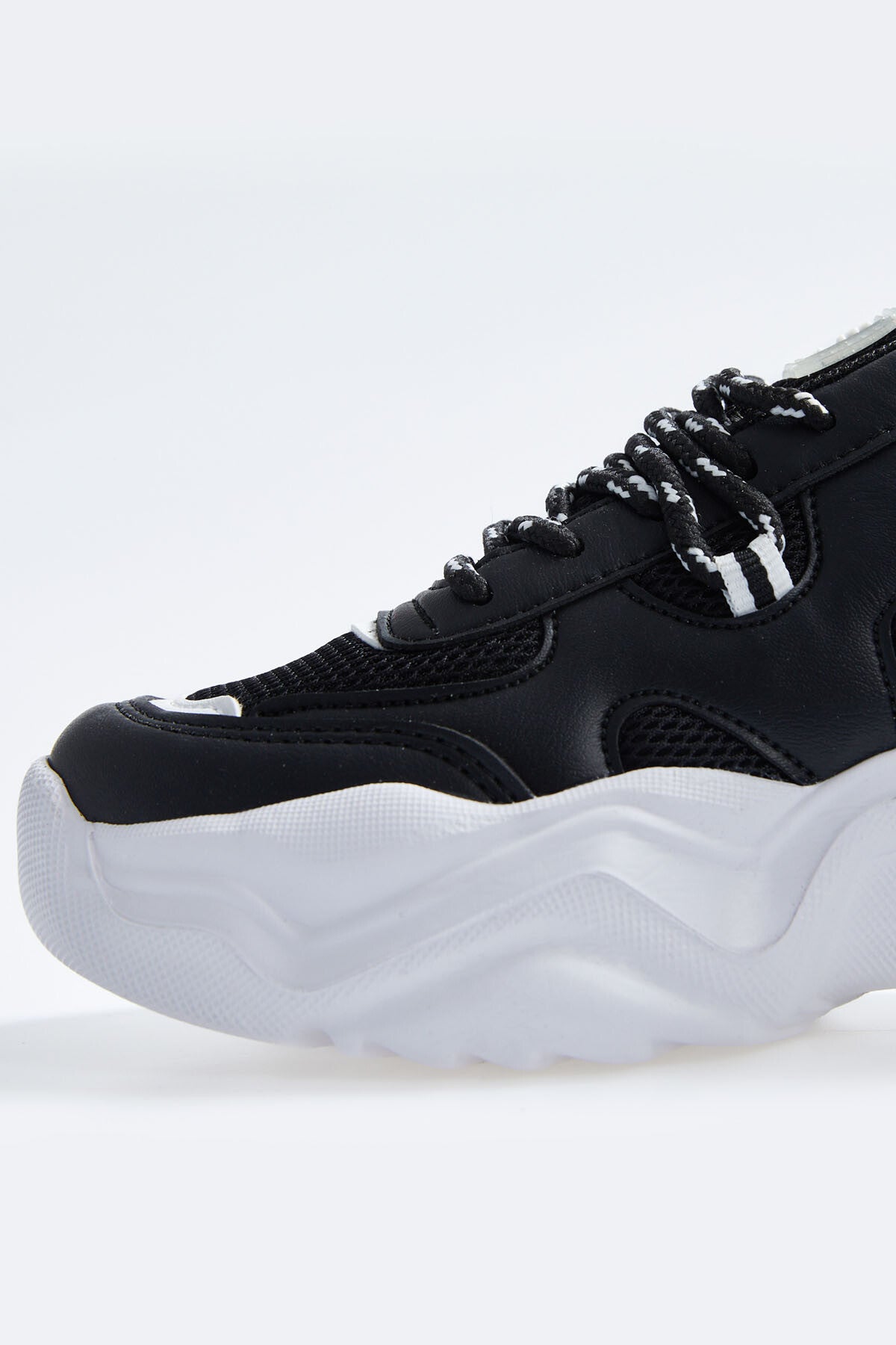 Black - White Laced High Sole File Detailed Women's Sports Shoes - 89201