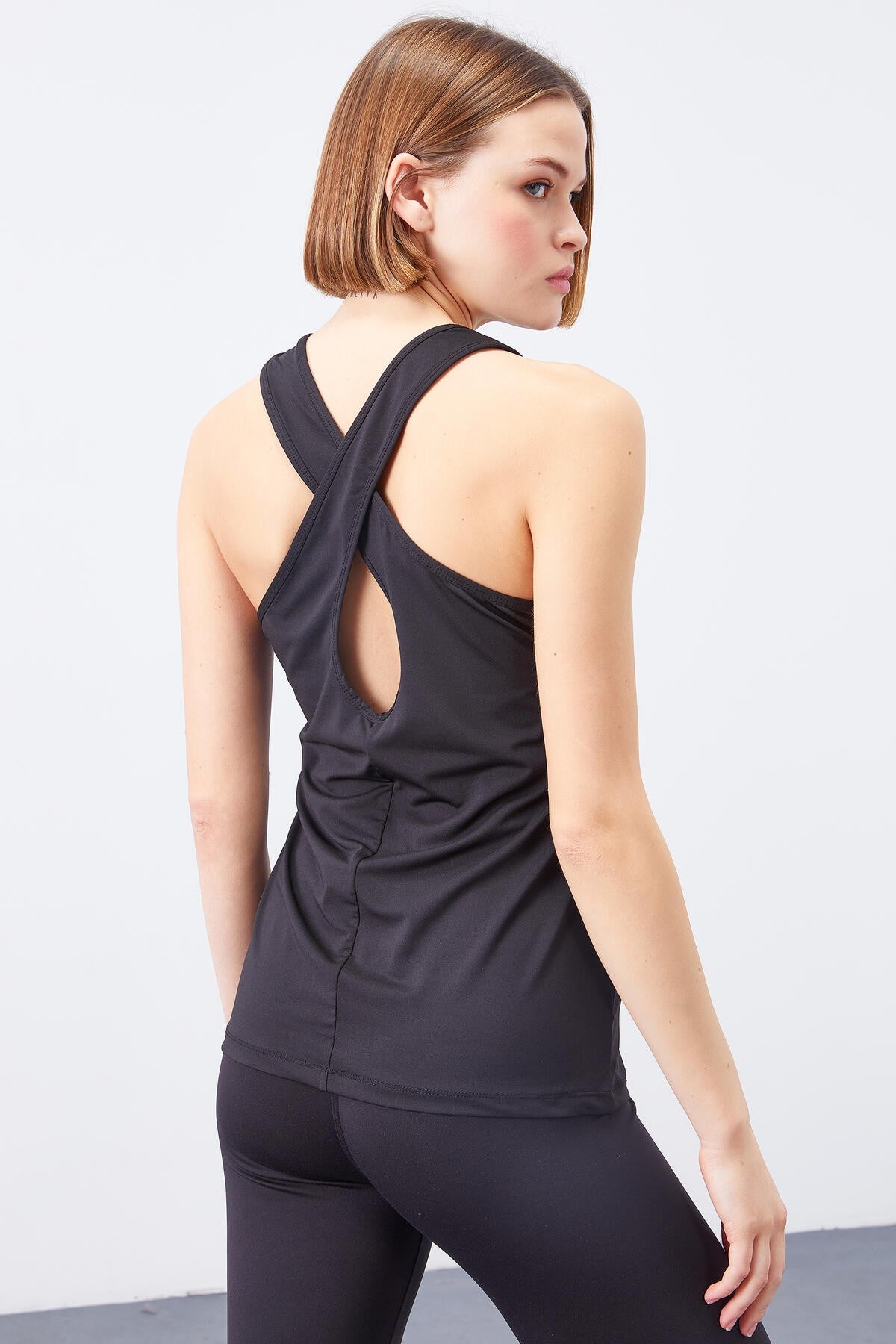 Black Cross Strap Sleeveless Standard Fit Women's Sports Singlet - 97094