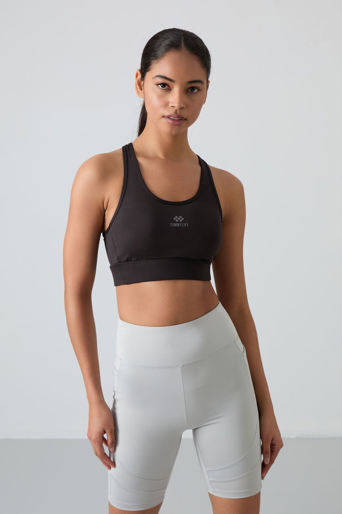 Black Cross Back Detailed Slim Fit U Collar Padded Women's Sports Bra - 97121