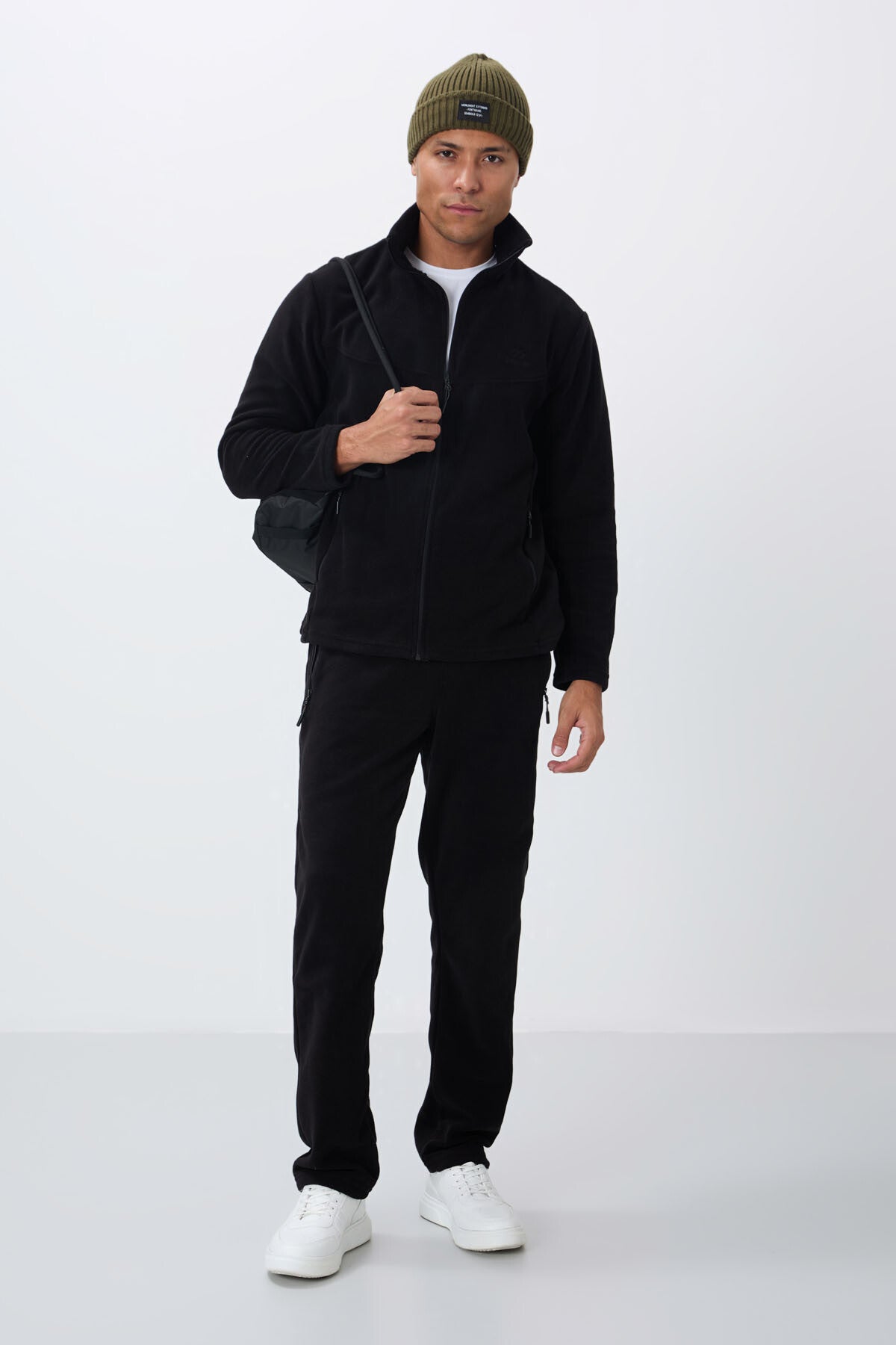 Black Straight Collar Basic Zippered Pocket Standard Fit Men's Polar Tracksuit Set - 85193
