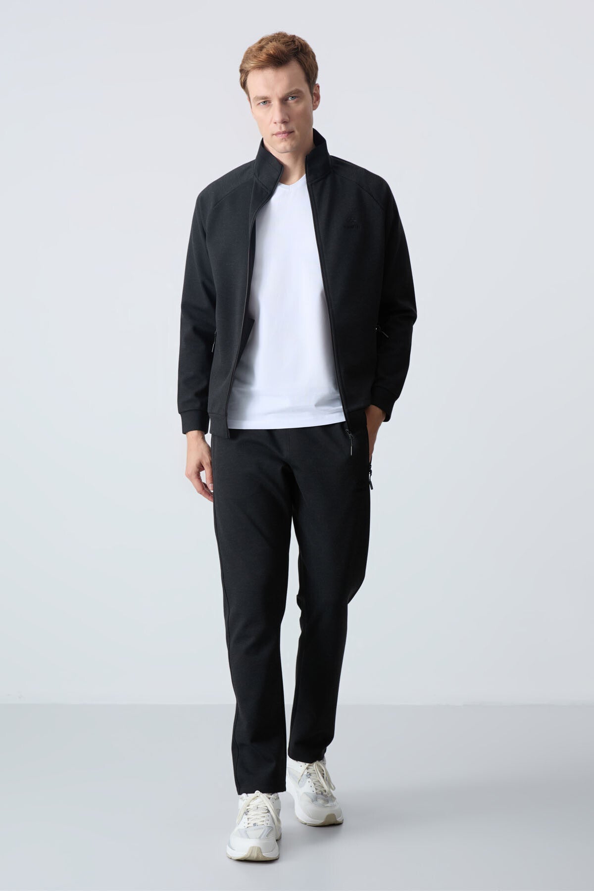 Black Stand-Up Collar Two-Tone Comfortable Fit Classic Hem Men's Tracksuit Set - 85113