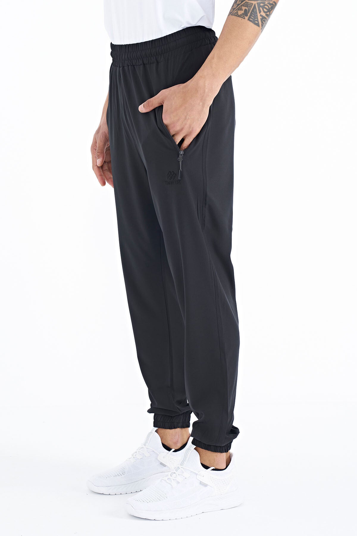 Black Men's Basic Pocketed Laced Comfortable Elastic Cuff Tracksuit Bottom - 84826