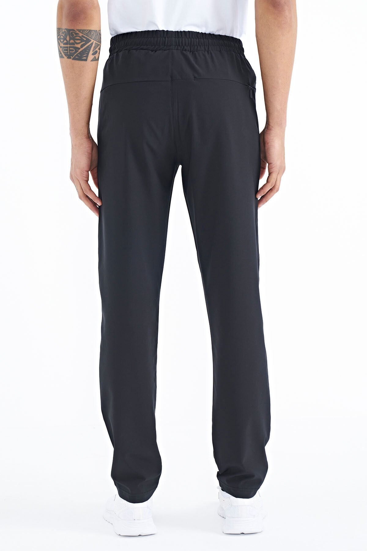 Black Men's Zippered Three-Pocket Standard Fit Classic Hem Tracksuit Bottom - 84768