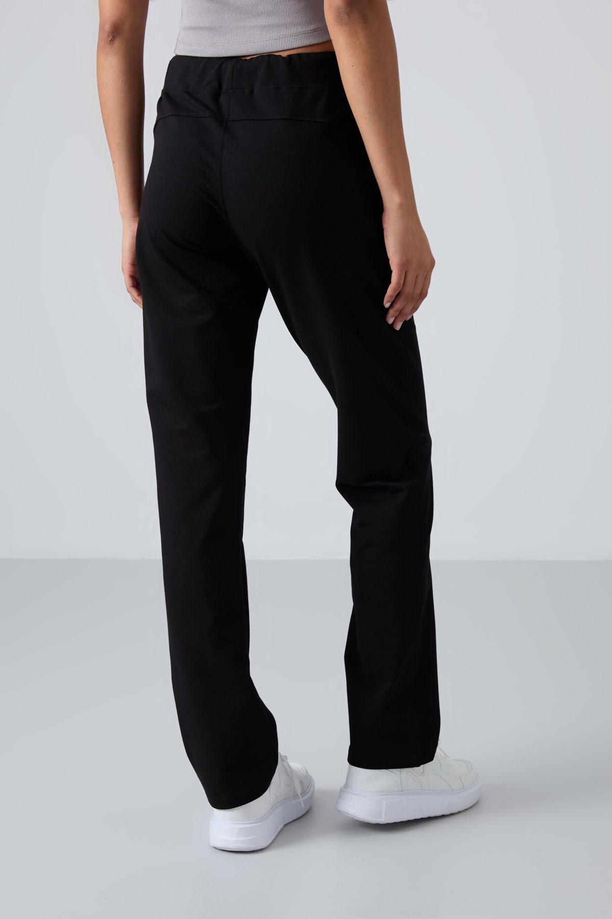 Black Zippered Pocket Comfort Fit Classic Hem Women's Tracksuit Bottom - 94195