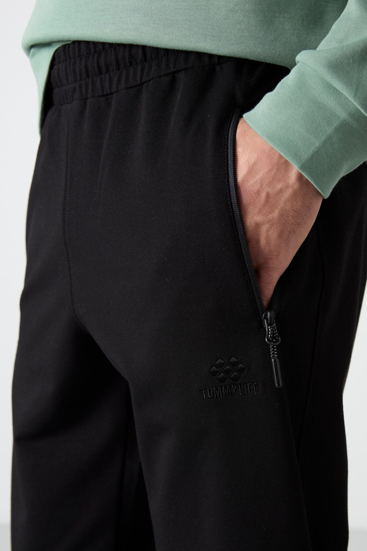 Black Zippered Pocket Standard Fit Jogger Men's Tracksuit Bottom - 84587