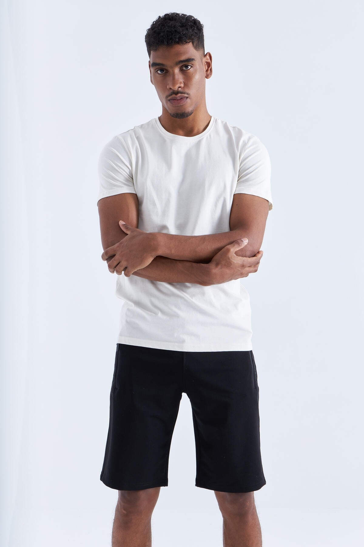 Black Zippered Pocket Detailed Standard Fit Men's Shorts - 81141