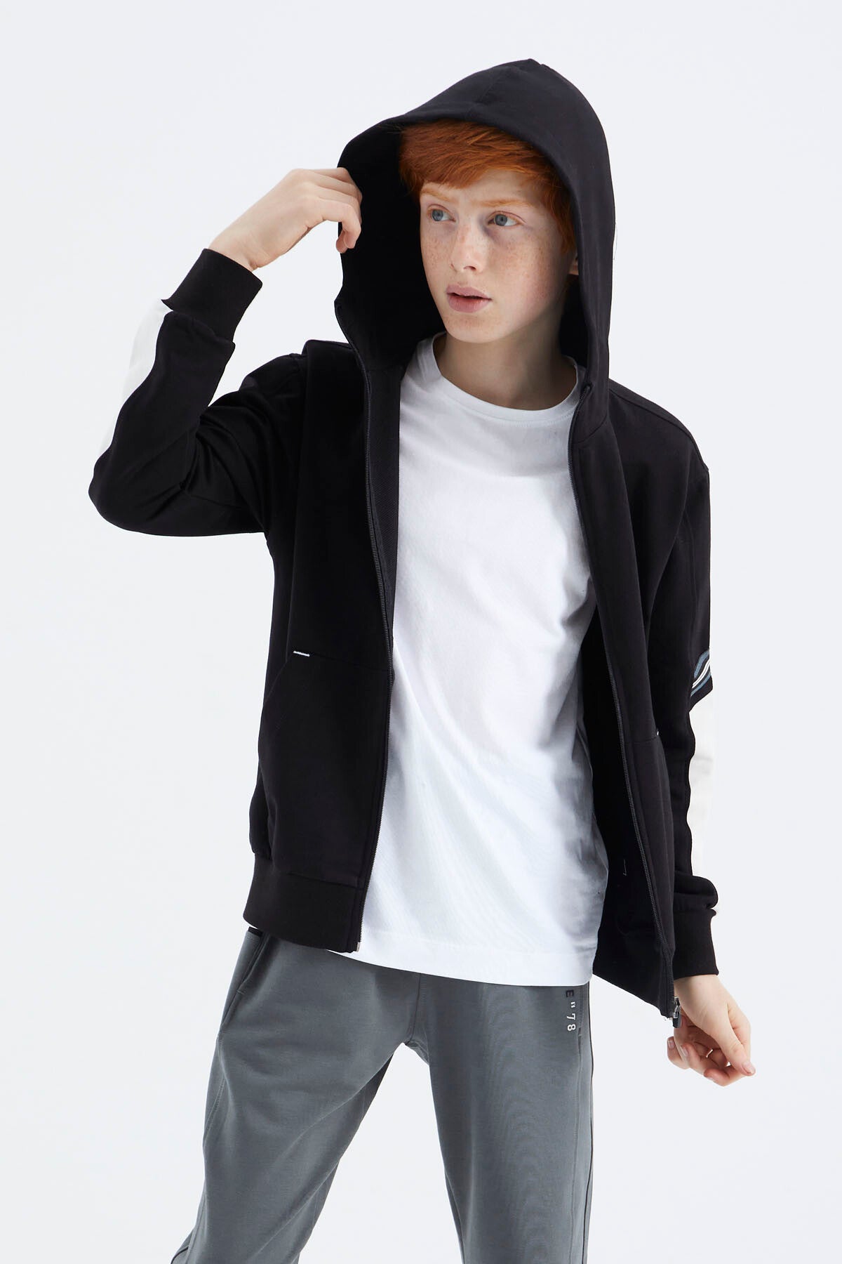 Black Zippered Boys' Sweatshirt - 11180