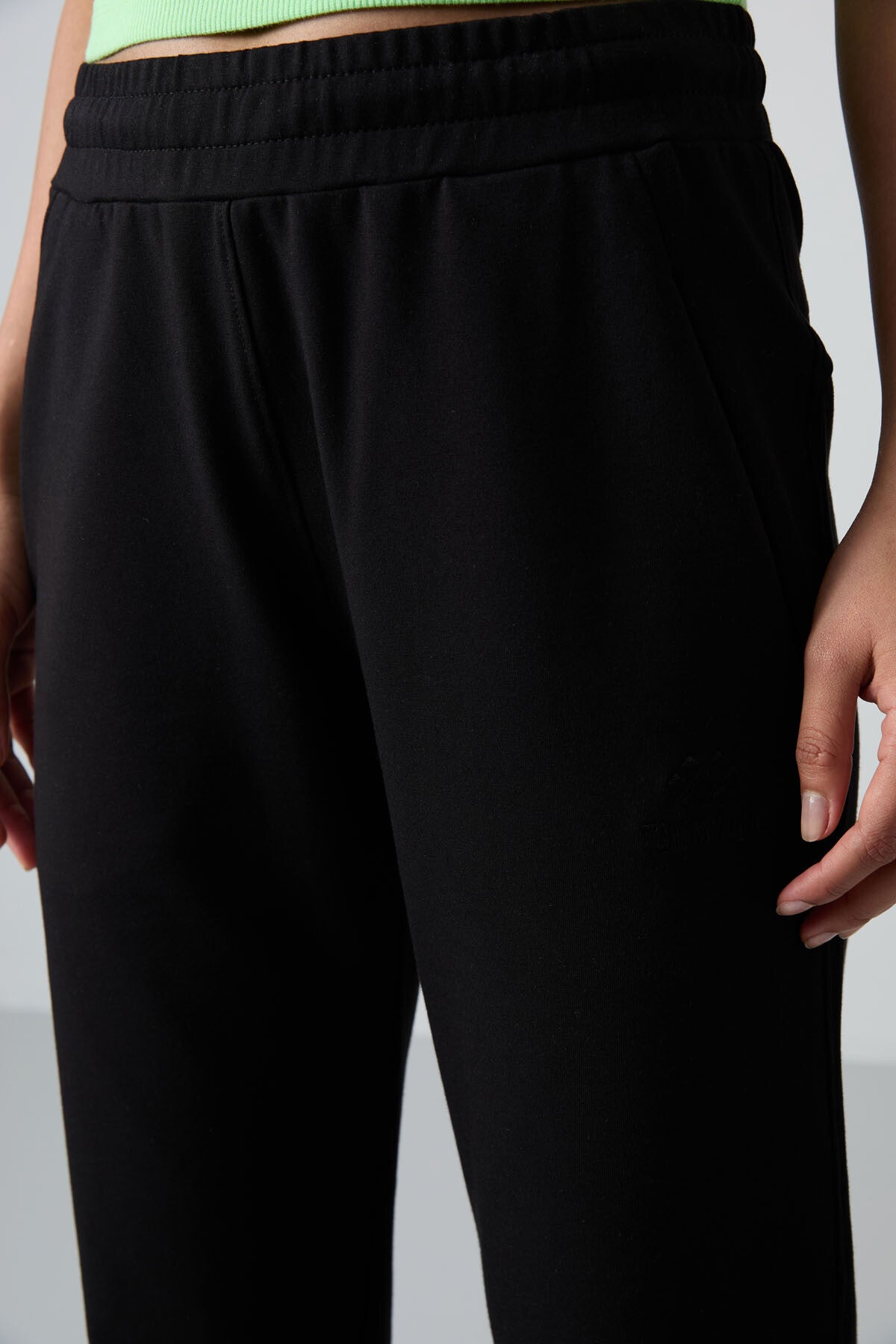 Black Hidden Zipper Pocket Comfort Fit Classic Hem Women's Tracksuit Bottom - 94148