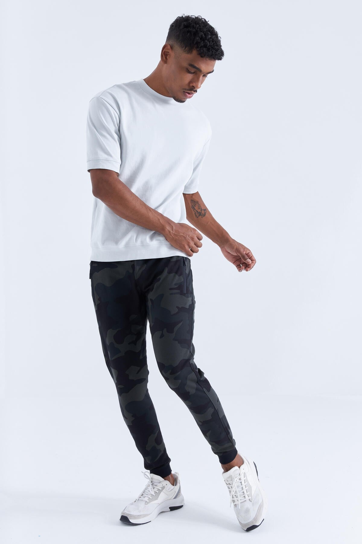Black Shadow Camouflage Pattern Slim Fit Jogger Men's Tracksuit Bottom - 84754