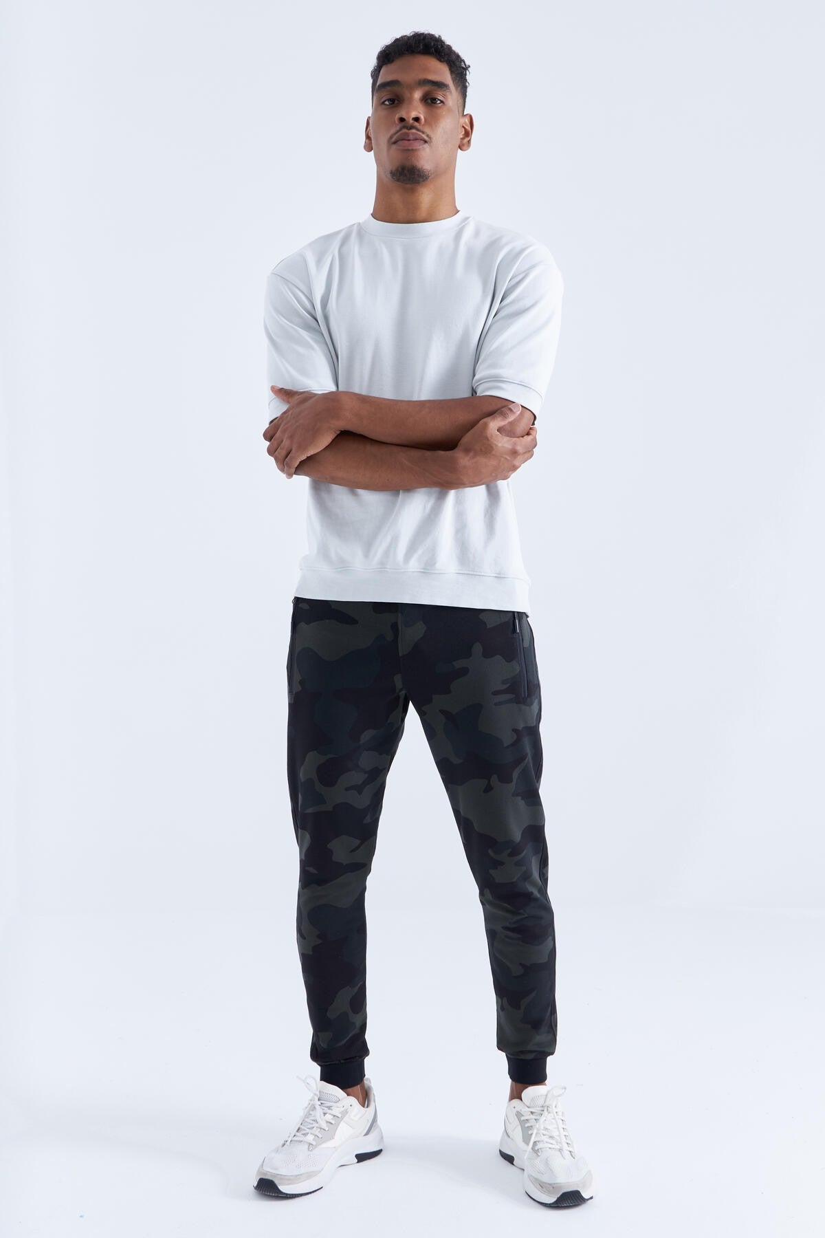 Black Shadow Camouflage Pattern Slim Fit Jogger Men's Tracksuit Bottom - 84754