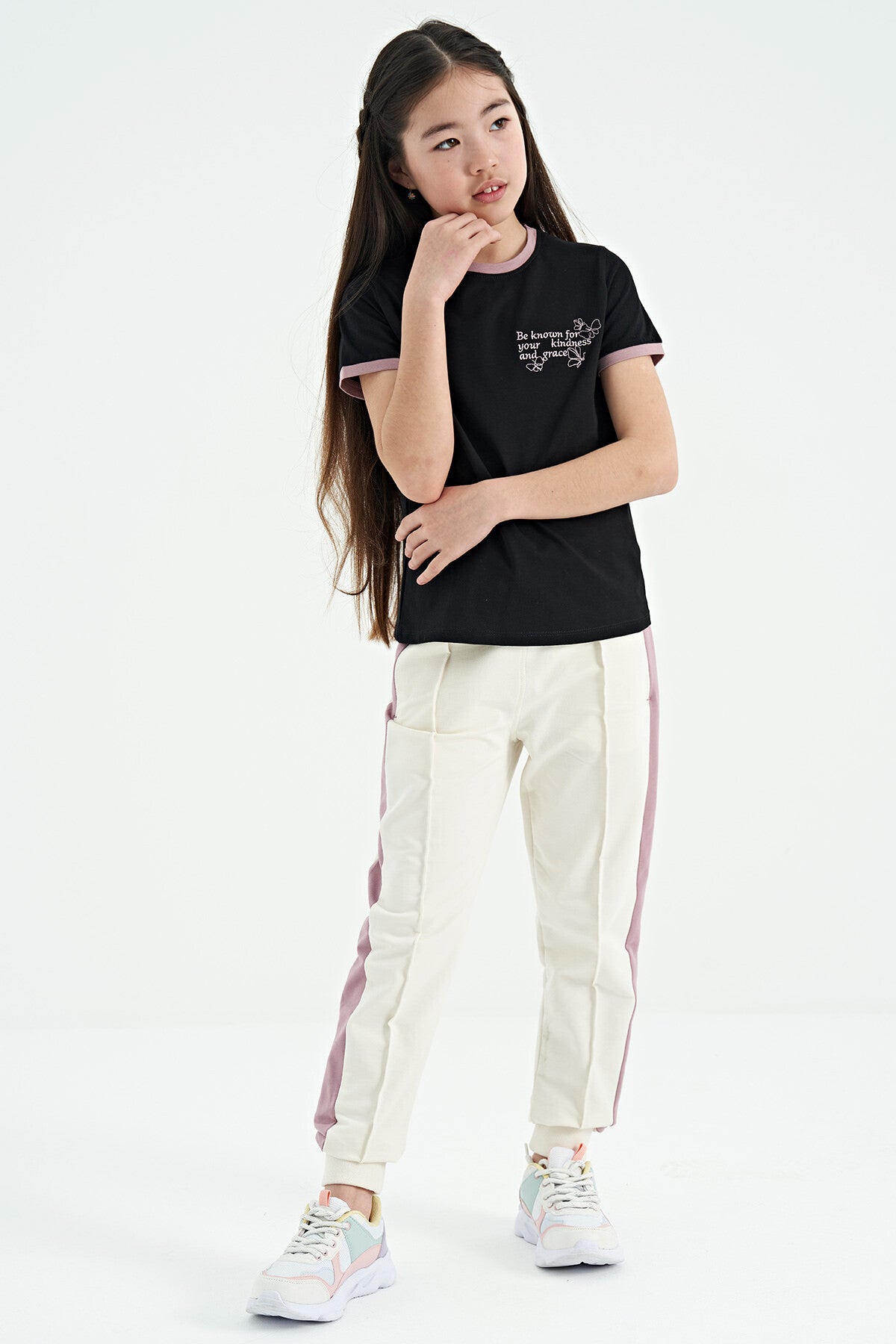 Black Minimal Print O Neck Comfort Fit Short Sleeve Girls T-Shirt - 75110