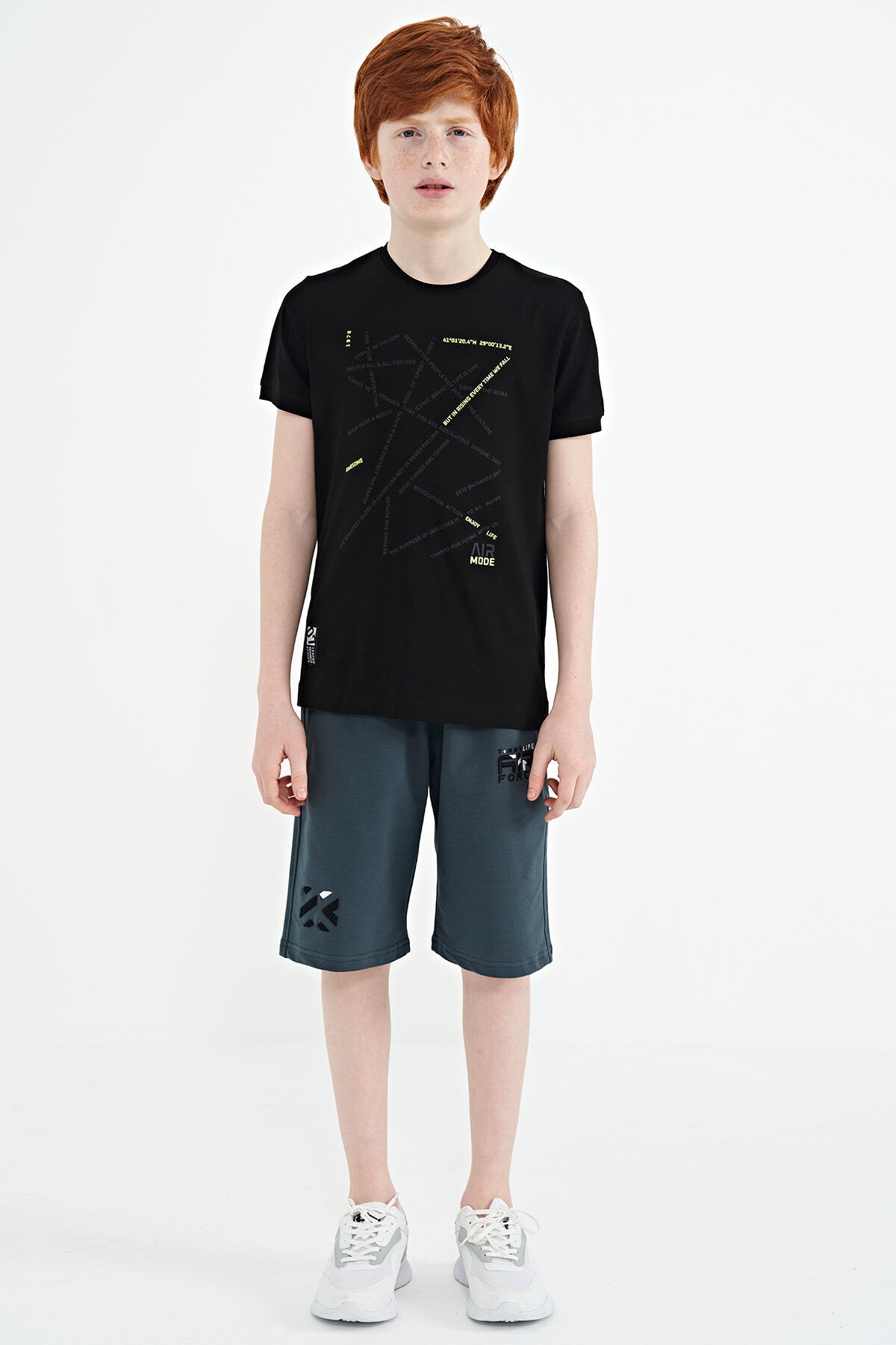 Black Minimal Print Standard Fit O Neck Boy's T-Shirt - 11132