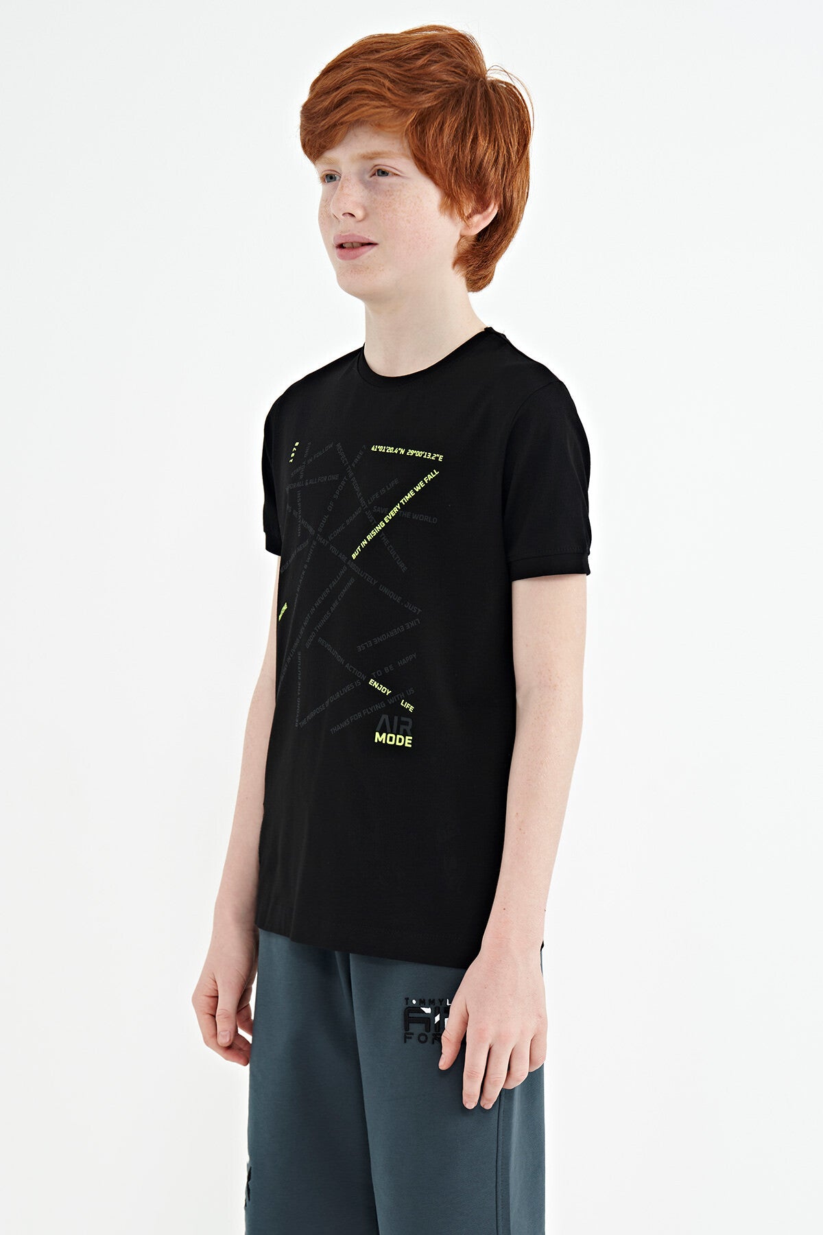 Black Minimal Print Standard Fit O Neck Boy's T-Shirt - 11132