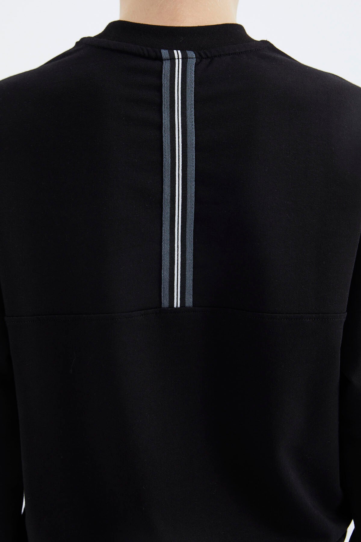 Black O Collar Boys' Sweatshirt - 11178