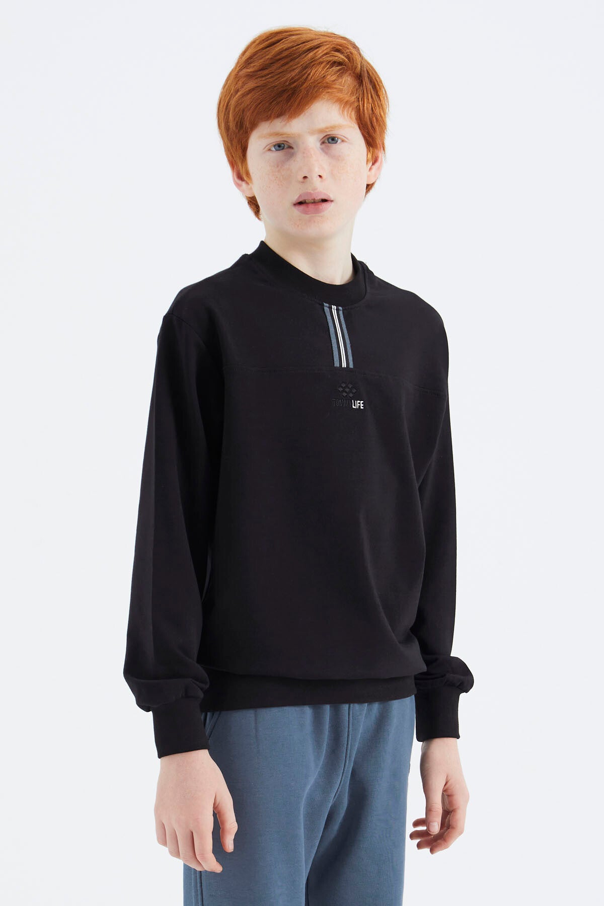 Black O Collar Boys' Sweatshirt - 11178