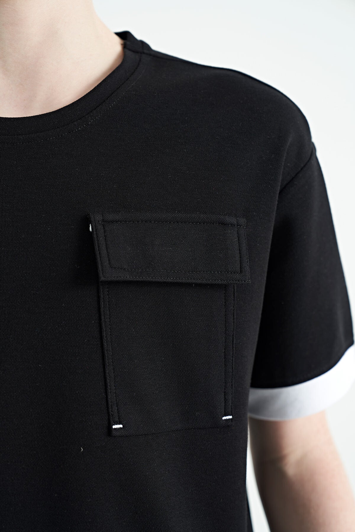 Black O Collar Oversize Pocket Detailed Boys T-Shirt - 11152