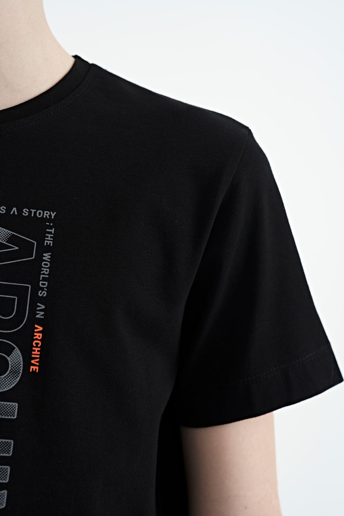 Black Pre-Print Detailed O Collar Standard Fit Boys T-Shirt - 11099