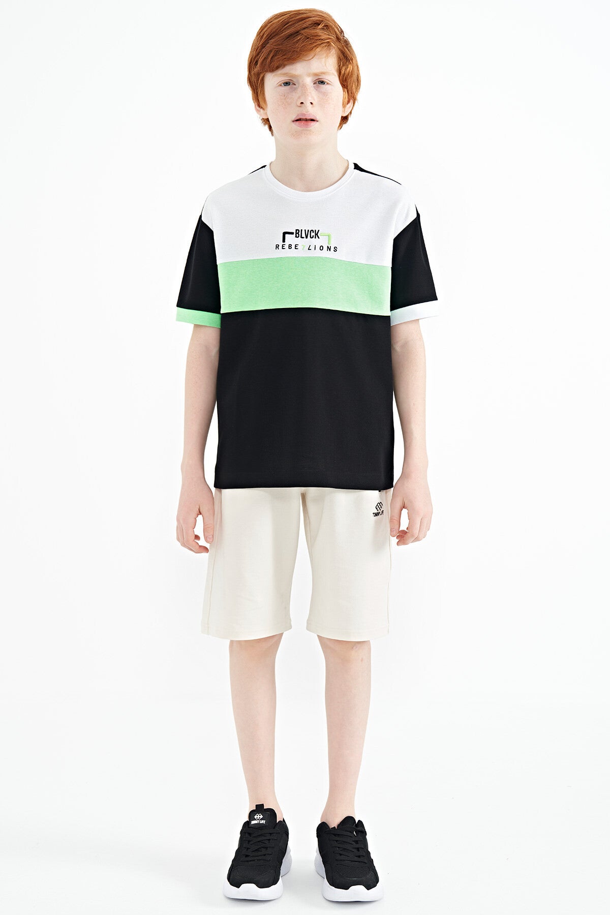 Black Color Gradient Embroidered Oversize Boys' T-Shirt - 11159