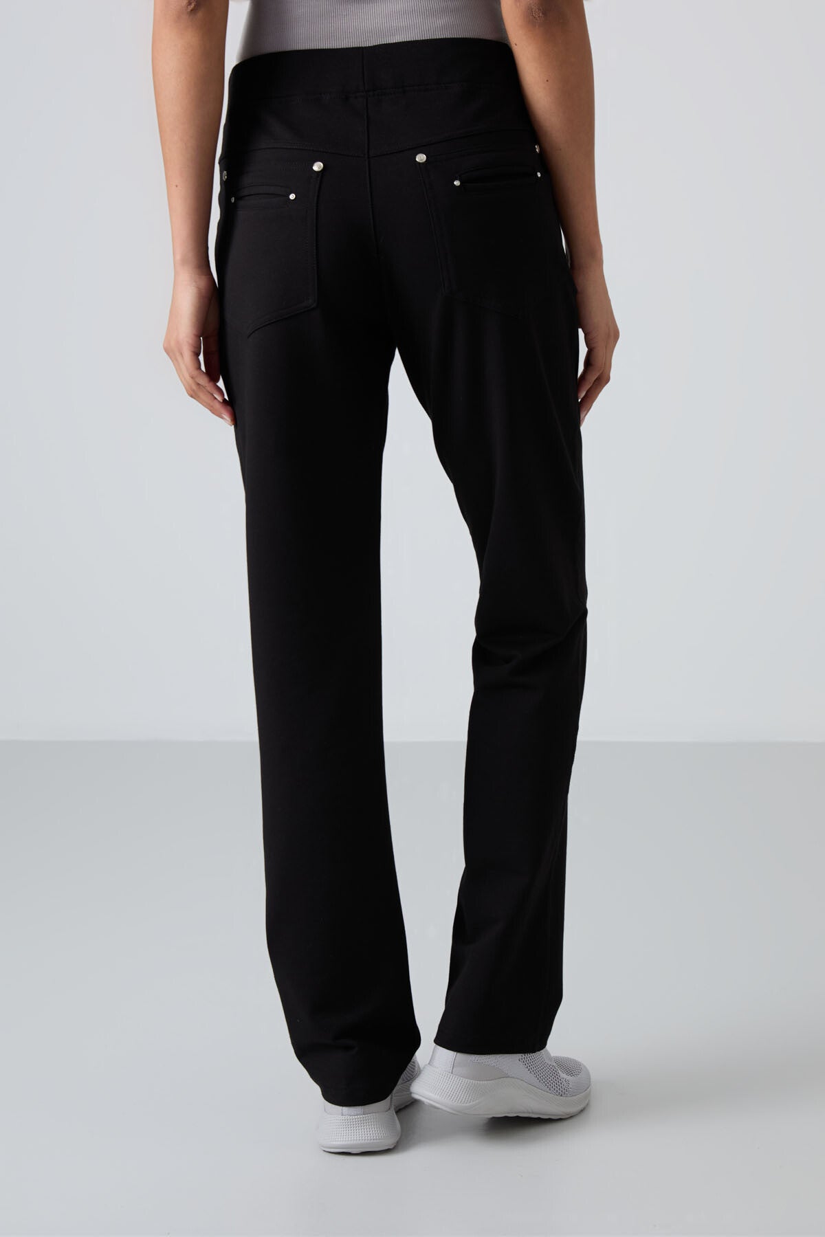Black Stone Detailed Pocketed Comfort Fit Classic Cuff Women's Tracksuit Bottom - 94007