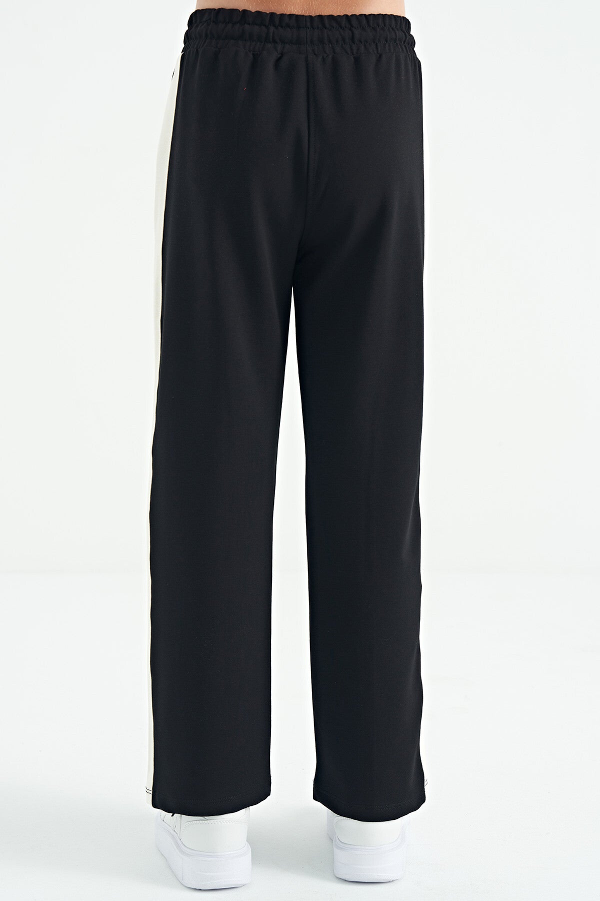 Black Side Striped Detailed Laced Relax Fit Wide Leg Girls' Tracksuit Bottom - 75119